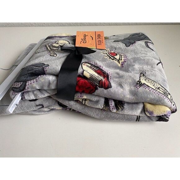 Disney Hocus Pocus Sanderson Sisters Soft Throw Blanket Grey 50x70 Halloween NEW - Picture 8 of 10